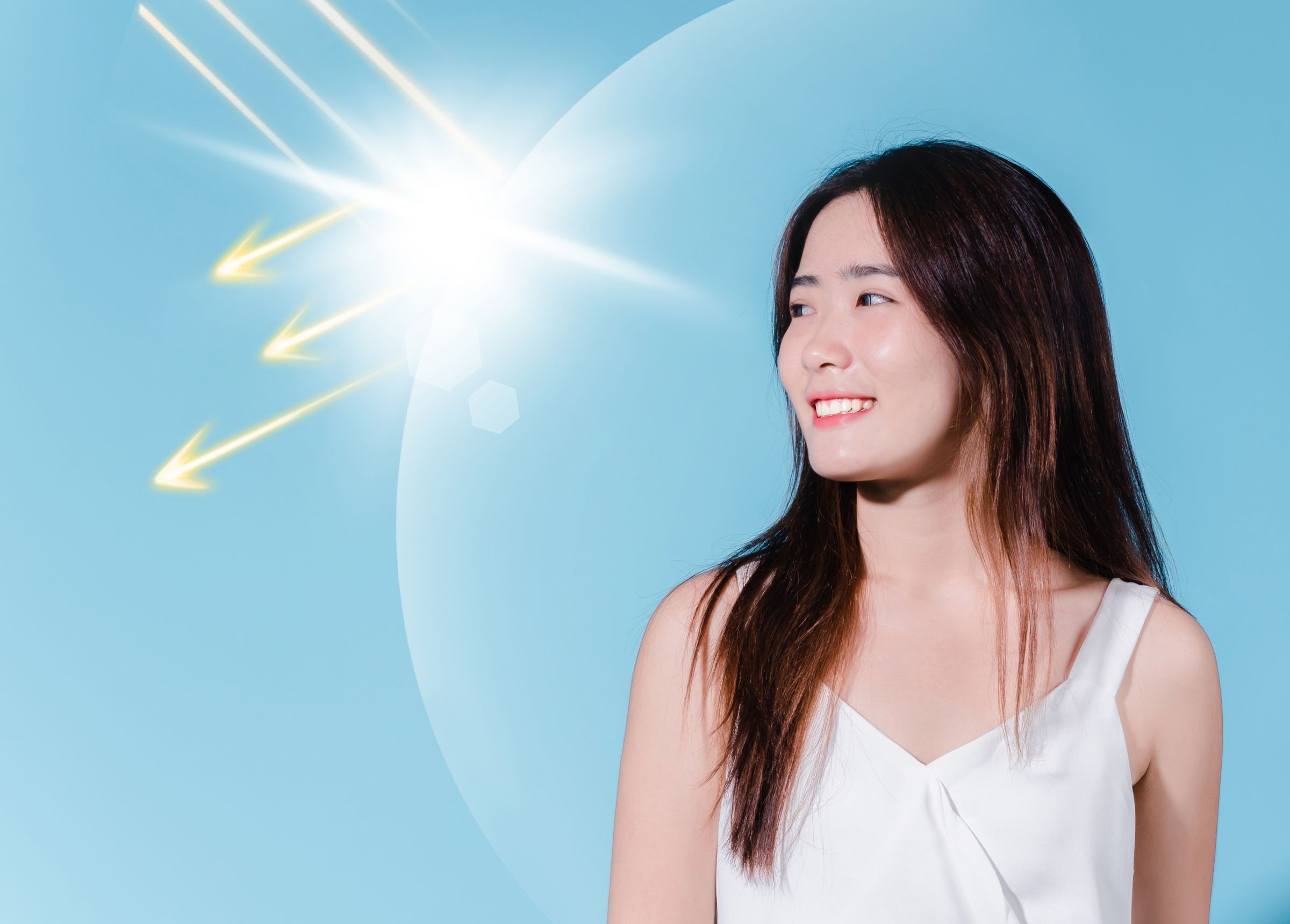 Ia mengandungi faktor anti-oksidan yang kaya dan bahan aktif pelindung UVA/UVB untuk melindungi kulit daripada kerosakan akibat matahari dan tekanan persekitaran.